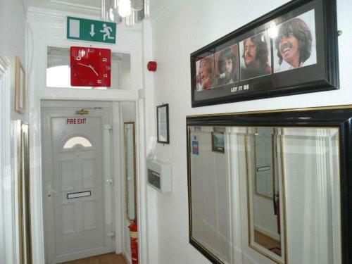 Liverpool Lodge 外观 照片